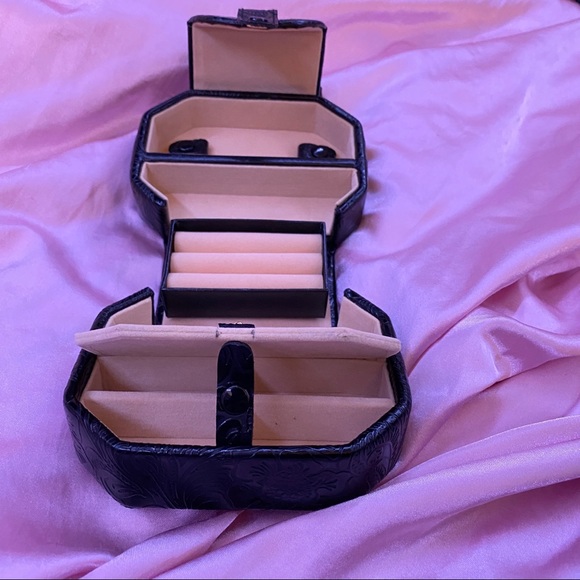 Vintage Genuine Leather Small Jewelry Box - Picture 5 of 8